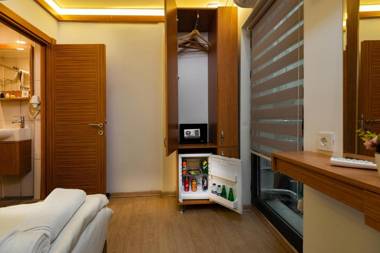 Seven Rooms Oldcity Hotel