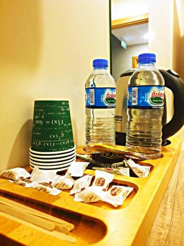 Destinia Pera Suites