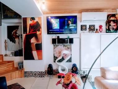 No 1 House By Valence