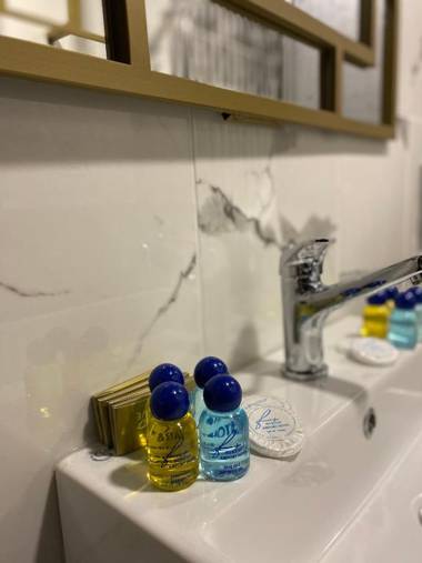 Fly And Stay Airport Hotel