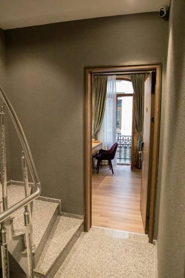 Castle Franco Suites