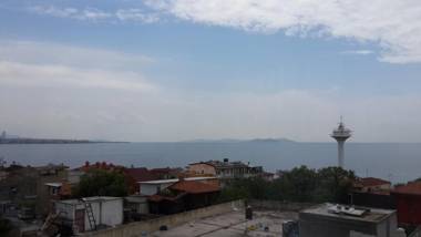 Tashkonak Studio Suites