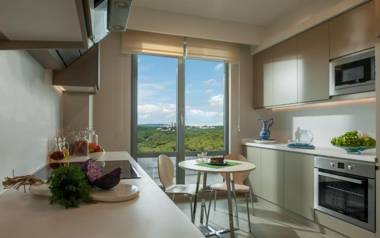 Fancy Apartment with Shared Pool and Refreshing View in Maslak