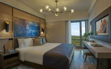 Fancy Apartment with Shared Pool and Refreshing View in Maslak