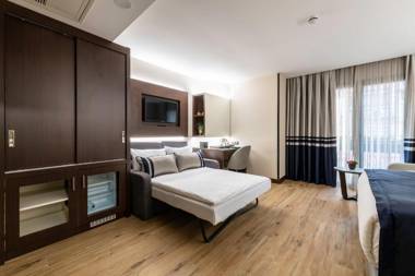 Aprilis Deluxe Hotel