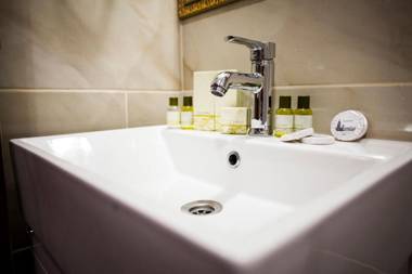 Continental Airport Hotel