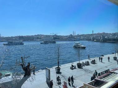 Weingart Port Hotel Seaside