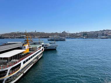 Weingart Port Hotel Seaside