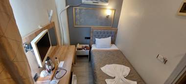 PARIS HOTEL CAFE RESTAURANT