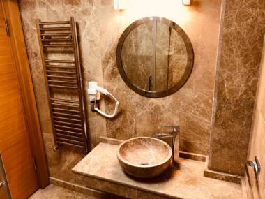 Blackmoon Villa Hotel