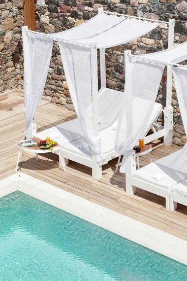 Cunda Pur Beyaz Hotel