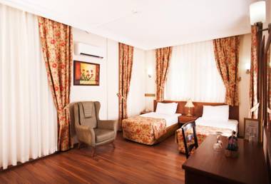 Triana Hotel