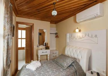 Goodman Hotel & Bistro