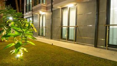 OPERA SUITES Apart Hotel