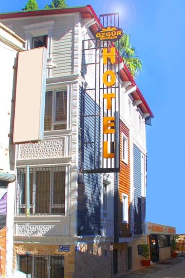 Özgür Hotel Işıklar