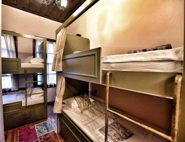 Tarihi kaleicinde sehrin merkezinde essiz  hostel