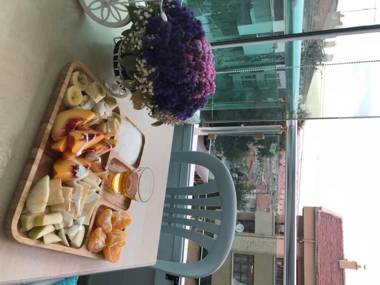 Single Host But Scenic House