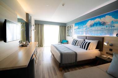 Sunprime C-Lounge - Adult Only