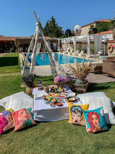 Kemerlihan Deluxe Hotel