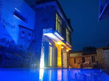 Alacati Asmali Konak Hotel