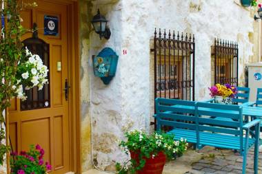 Lilyum Alaçatı - Taş Ev