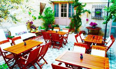 Lilyum Alaçatı - Taş Ev