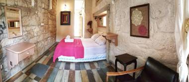 Lilyum Alaçatı - Taş Ev