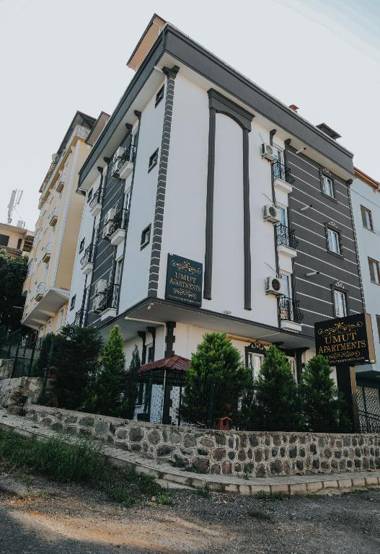 Umut Apartments