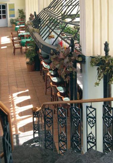 İz Flower Side Beach Hotel