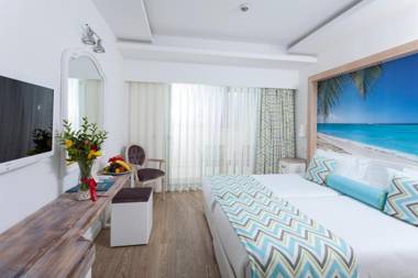 İz Flower Side Beach Hotel