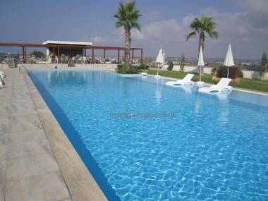 Babylon De Lux 2 bed duplex home close to everything with wonderful views