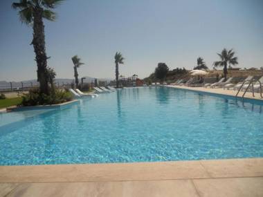 Babylon 40 - 1 bed private home Sleeps Up To 4