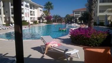 Four Seasons I -10 guarantees a wonderful holiday