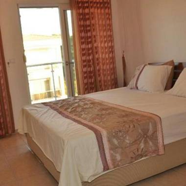 Four Seasons I -10 guarantees a wonderful holiday