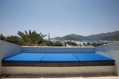 Dedeminn Marina Hotel