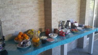 Cicek Hotel & Apartments