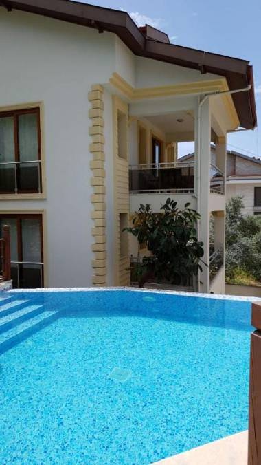 Anna Bella Apartments