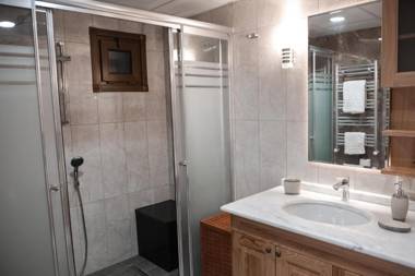 Hakoni House - Vegetarian