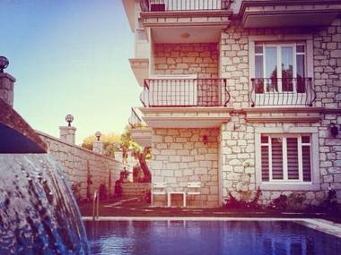 Derin Konak Hotel - Adults Only 12