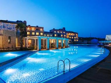 DoubleTree by Hilton Cesme Alacati Beach Resort