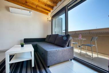 Aegean Apartments - Marina & Chios Island View