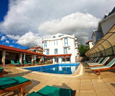 California Apart Hotel