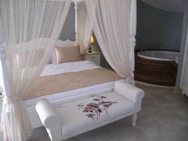 Sea Breeze Hotel and Apartments