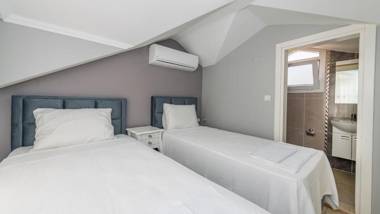 Blue - 4 Bedroom Holiday Villa in Hisarönü