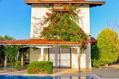Gorgeous Secluded Villa with Private Pool and BBQ in Antalya