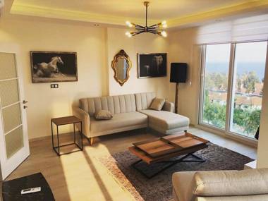 GoldenPark King Suites with Balcony & Sea view