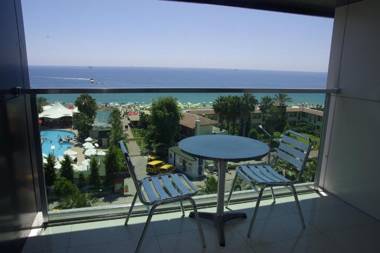 Delfino Buti̇k Otel