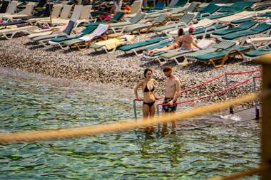 Ambassador Plaza Hotel