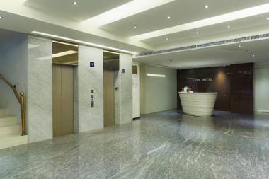 City Hotel