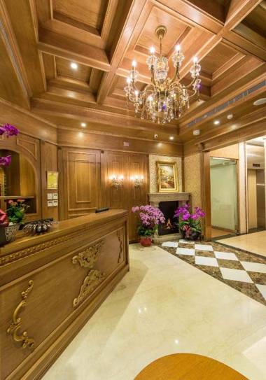 Royal Rose Hotel Linsen